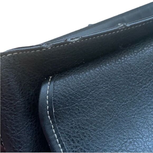 Gap black crossbody purse with matching wallet - Picture 4 of 9